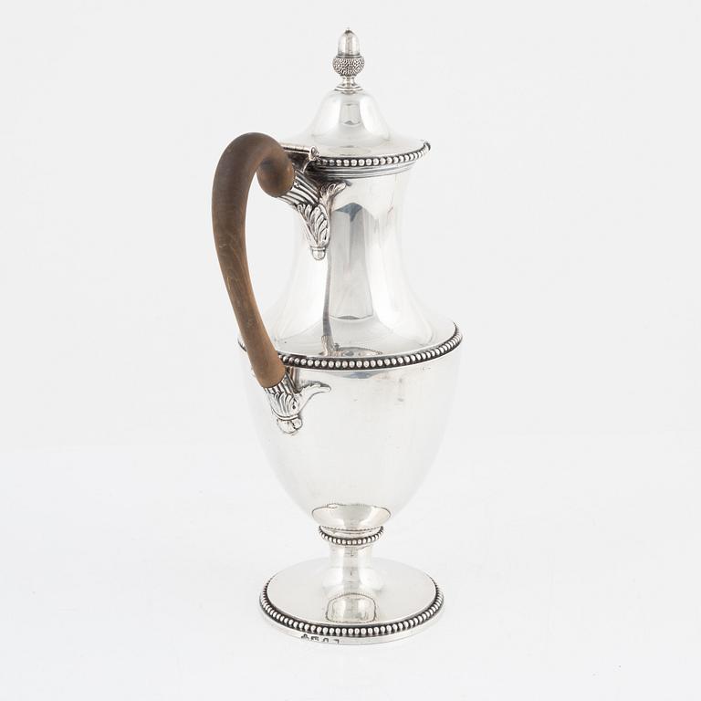 Daniel Smith & Robert Sharp, 
kaffekanna, silver, London 1768-77.