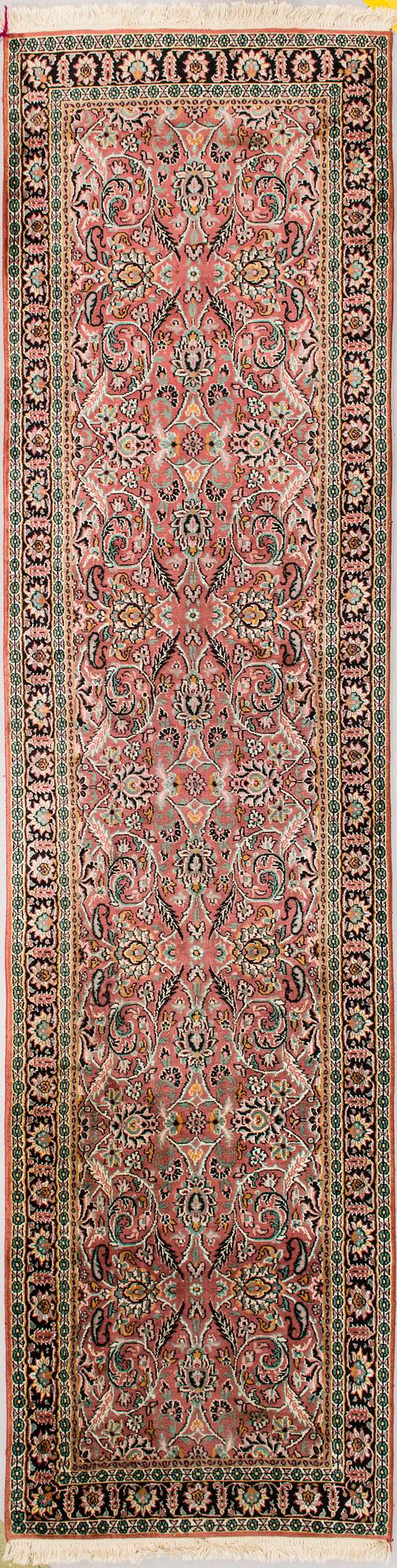 KÄYTÄVÄMATTO, itämainen. Noin 300x78 cm.