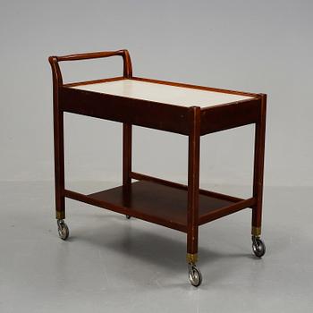 SERVERINGSVAGN, 1900-talets mitt.