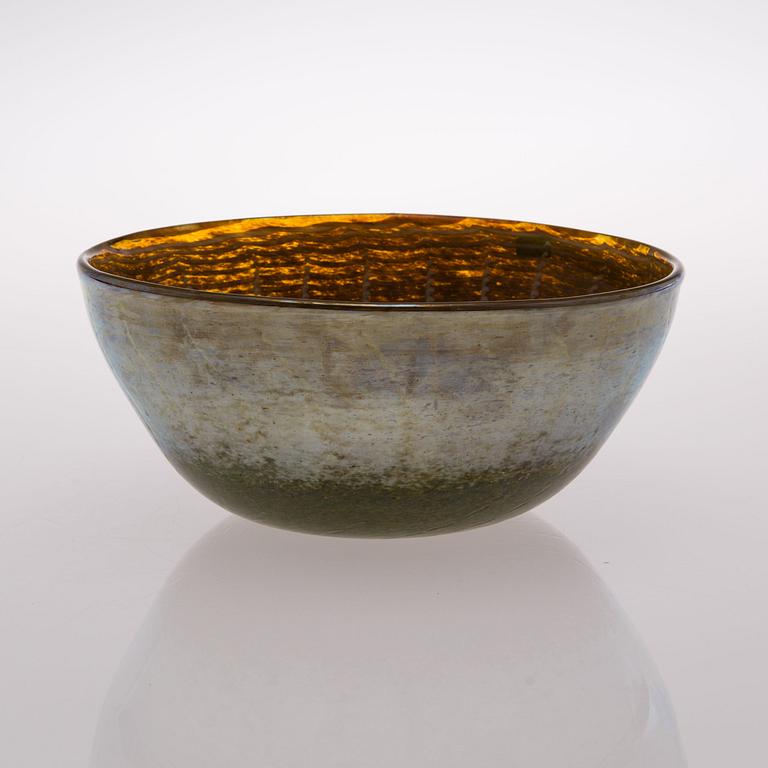 OIVA TOIKKA, A BOWL. Pro Arte-series. Signed Stockmann 125, Oiva Toikka Nuutajärvi Notsjö, 23/100.