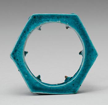 A turquoise qlazed octagonal biscuit stand, Qing dynasty, Kangxi (1662-1722).