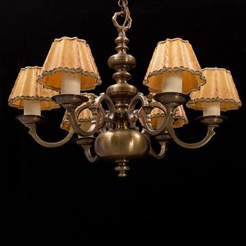 Taklampa, s.k. malmkrona, barockstil, 1900-talets första hälft.