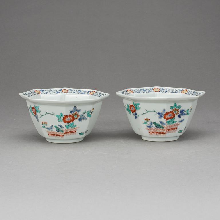 SKÅLAR, ett par, porslin. Japan, 1800-tal.