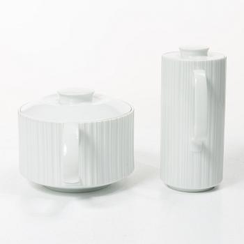 Tapio Wirkkala, A dinner service, 81 pieces, porcelain, “Variation”, Rosenthal Studio-line, designed in 1962.
