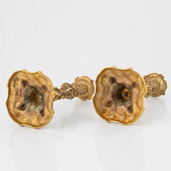 Ljusstakar, ett par, brons, rokokostil, 1800-talets slut.