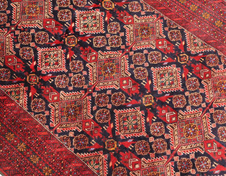 A Beluchrug, approx. 207 x 114 cm.