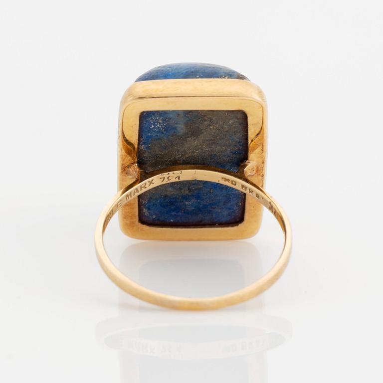 An 18K gold and lapis lazuli ring by Burle Marx.