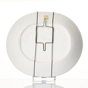 Birger Kaipiainen, a decorative ceramic dish, Arabia, Finland, 1970s.