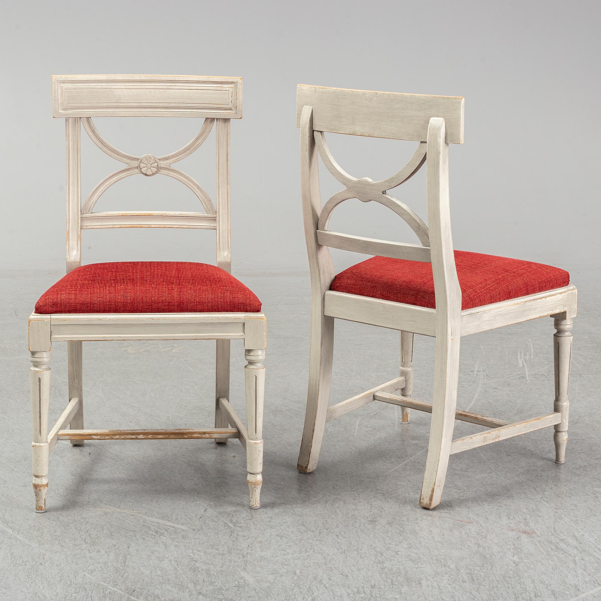 Eight late 20th century Gustavian style chairs.