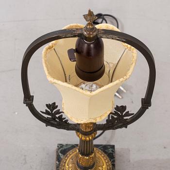 BORDSLAMPA empirestil 1900-talets första hälft.