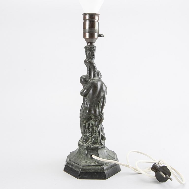 AXEL GUTE, bordslampa, 1920-tal, brons.