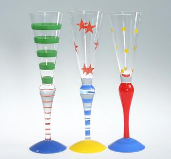 CHAMPAGNEGLAS, 3 st, samt MARTINIGLAS, 4, st, "Clown", Anne Nilsson, Orrefors.