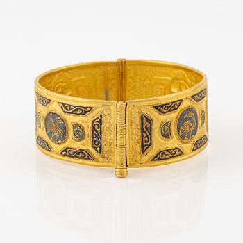 A Byzantine-style gold and enamel bracelet, presumably modern.