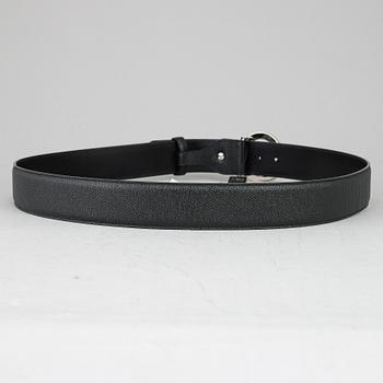 BULGARI, a black leather belt, size 110.