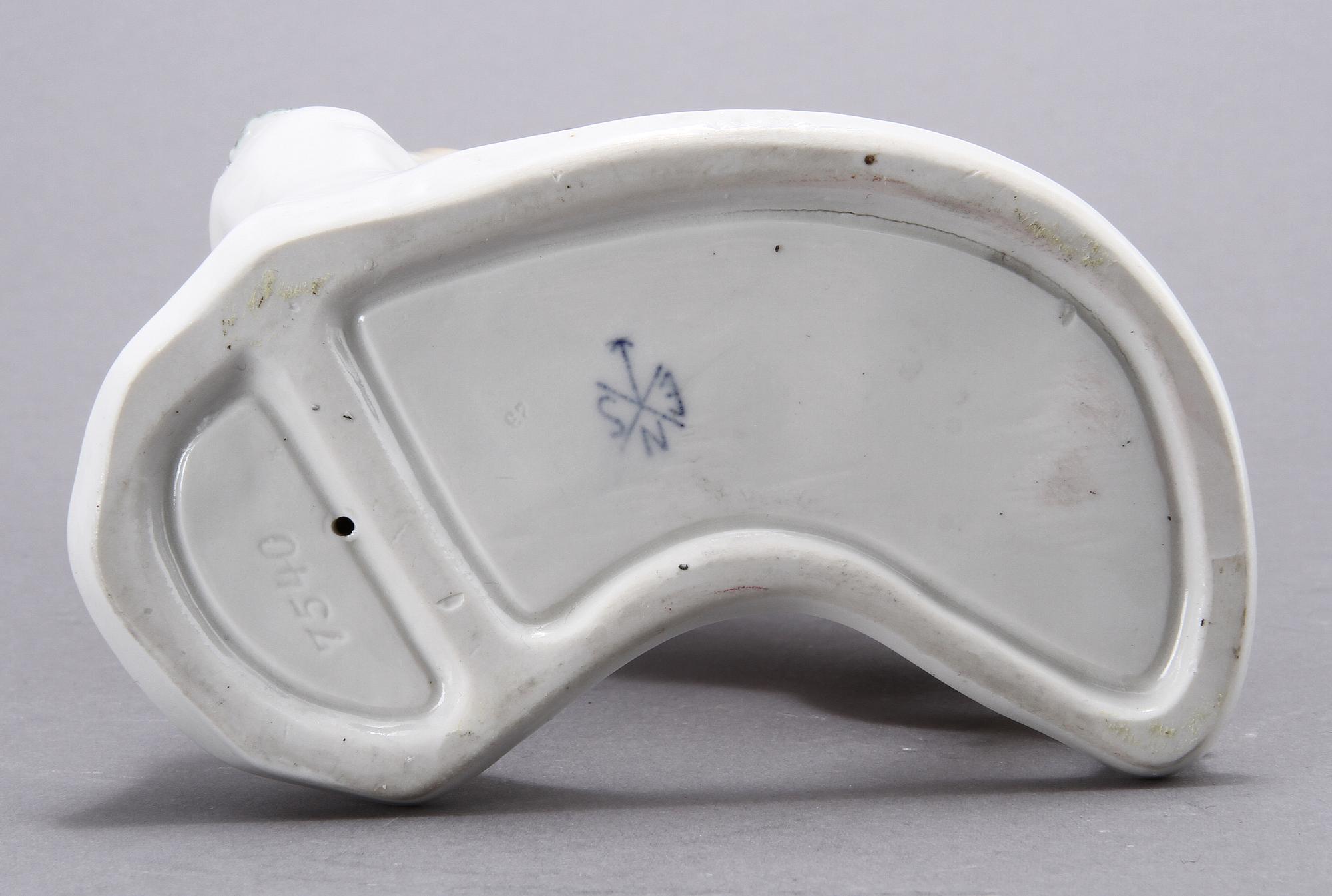 FIGURINER, 2 st, porslin, Ens, 1900-talets andra hälft.