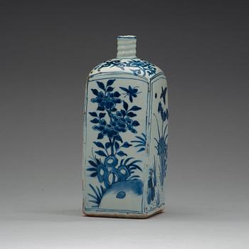 FLASKA, porslin. Mingdynastin, Wanli (1572-1620).