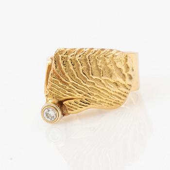 Elon Arenhill, ring, 18k gold with diamond.