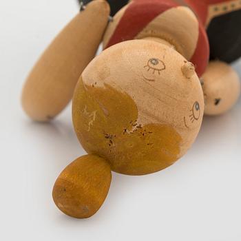 Kaj Franck, A 1940s wooden doll "Toto".
