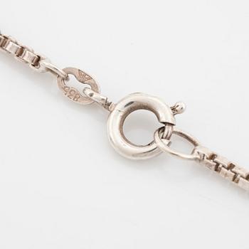 Kultasepät Salovaara, pendant sterling silver with syntehtic white spinel.