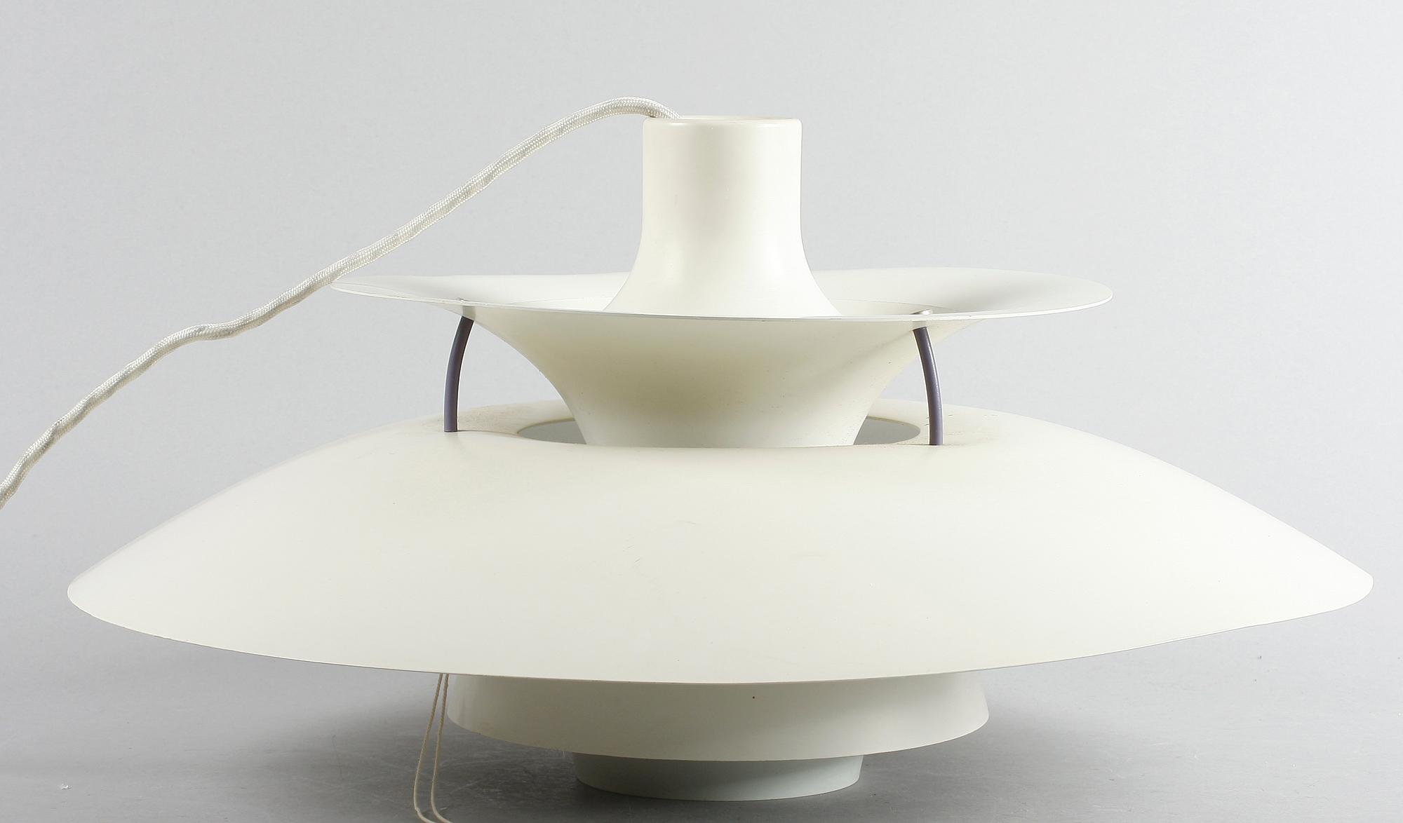 TAKLAMPA, "PH 5". Poul Henningsen för Louis Poulsen, Danmark. Diam ca 55.