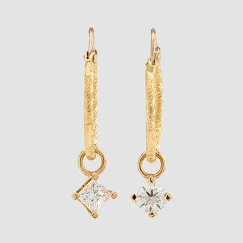 Earrings, a pair of hoops with pendants, one with a round brilliant-cut diamond, the other with a princess-cut diamond.