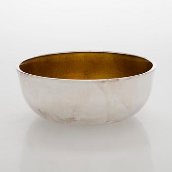 A. Tillander, malja, sterlinghopeaa ja emalia. Helsinki 2005.