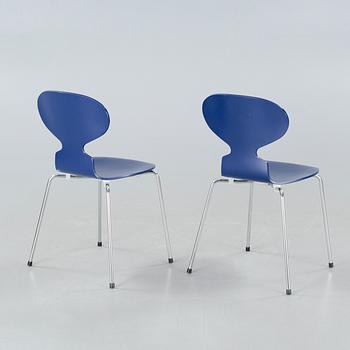 ARNE JACOBSEN, stolar, 4 st, "Myran", Fritz Hansen, daterade 2003.