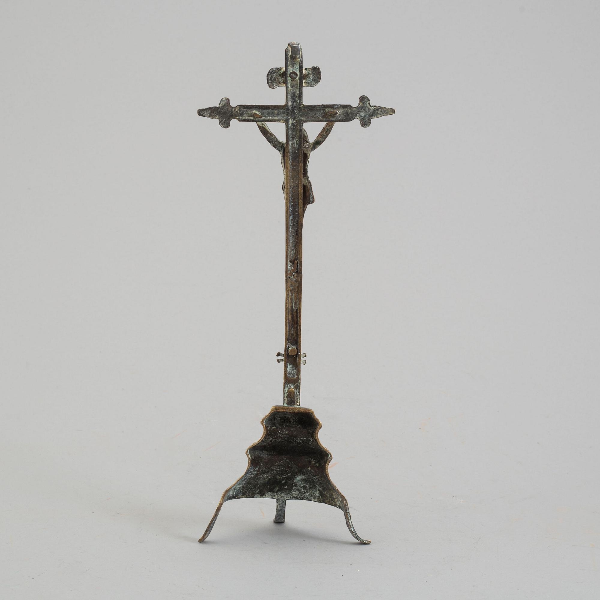An 18th/19th century bronze crucifix.