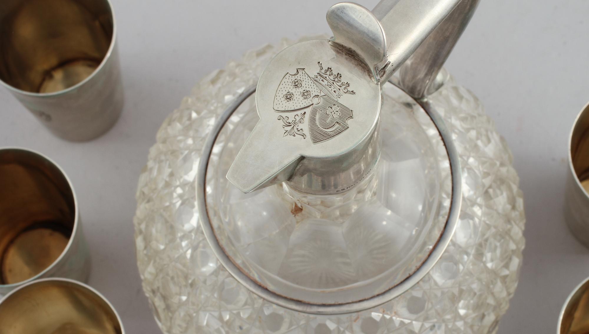 ETUI med KANNA och BÄGARE, silver och glas, C.G Hallberg, Stockholm 1892 - 1893.