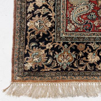 Carpet, oriental, approx. 207 x 138 cm.