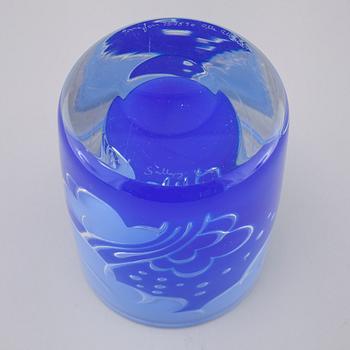 An Ariel glass vase signed by Olle Alberius, Orrefors.