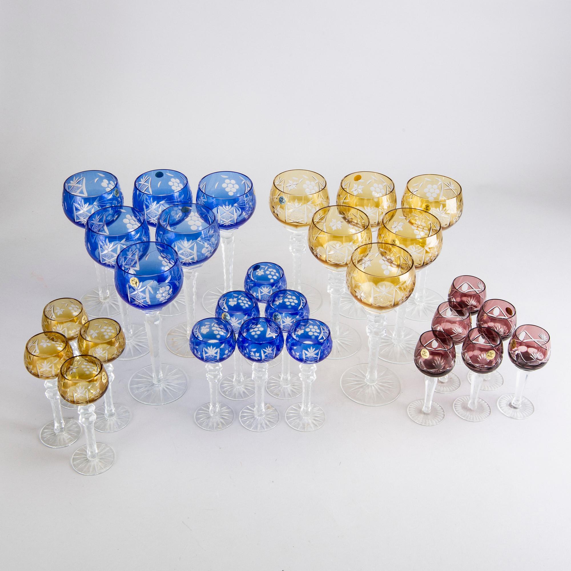 A late 20th century Polish glass set of 28 pcs.