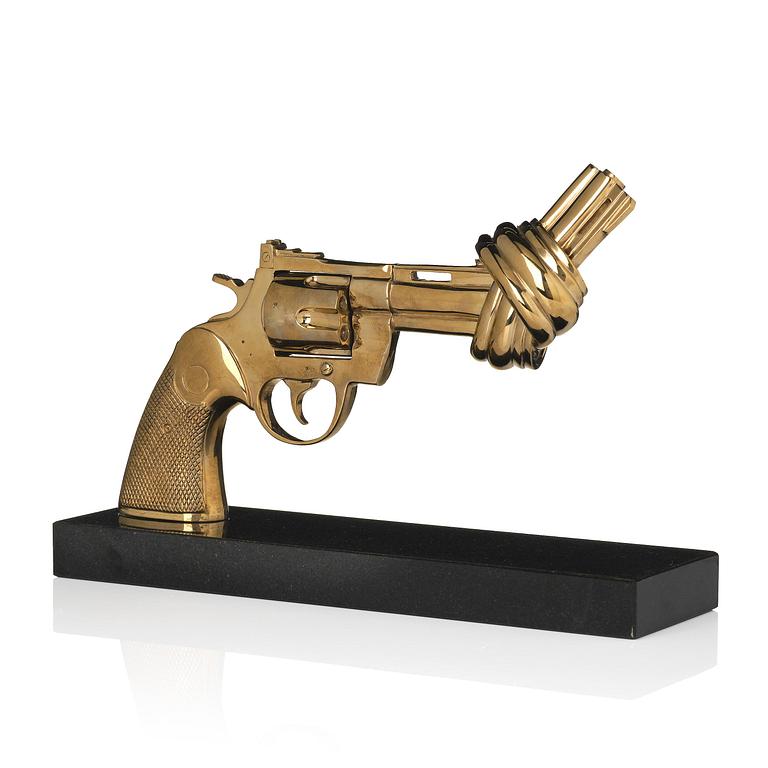 Carl Fredrik Reuterswärd, "Non Violence Knotted Gun".