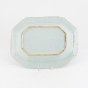 A Chinese blue and white export porcelain dish, Qing dynasty, Qianlong (1736-95).