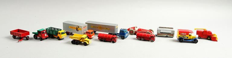 LEKSAKSBILAR, 43 st, Lesney, Matchbox, Dinky, Schuco m fl.