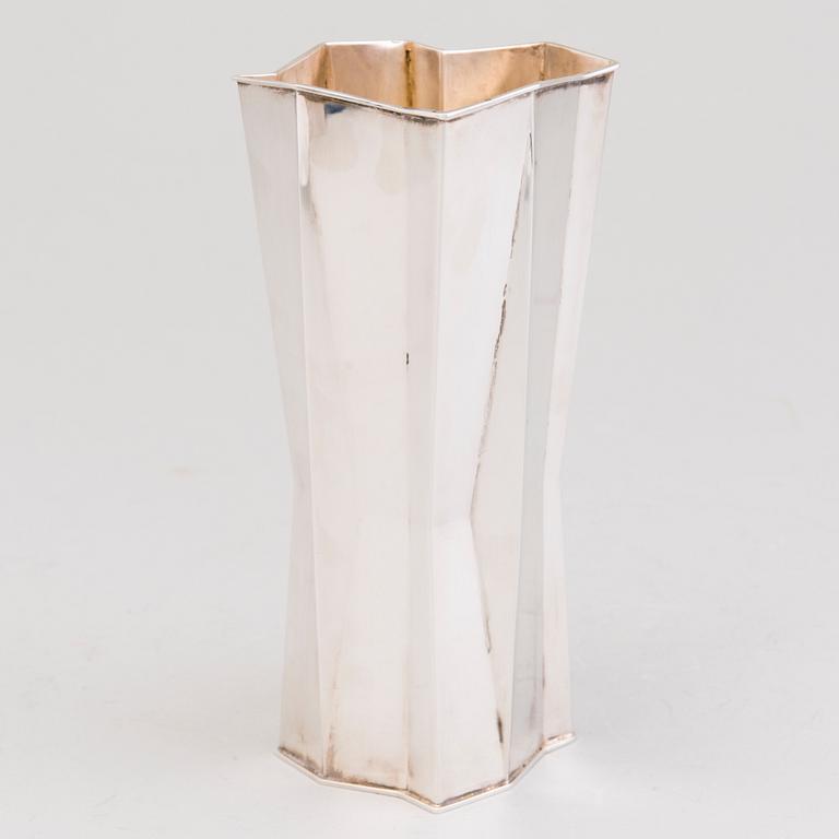 TAPIO WIRKKALA, a silver (916) vase 'TW6-4', Kultakekus Hämeenlinna 1967.