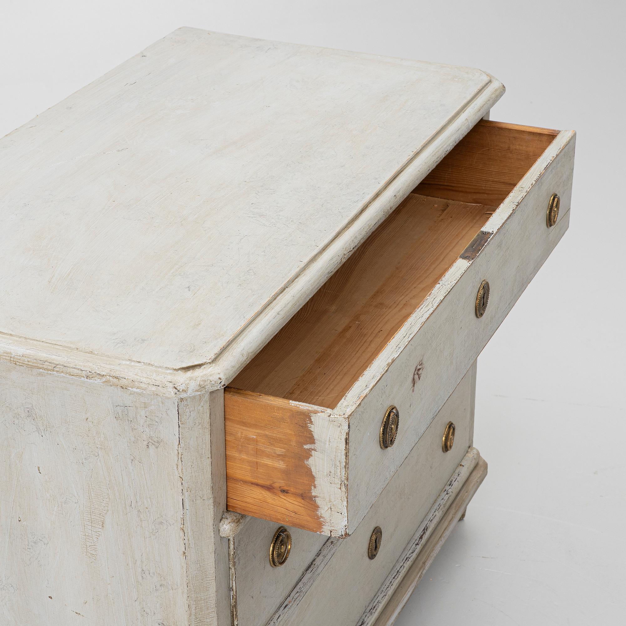 Chest of drawers, 19th century.