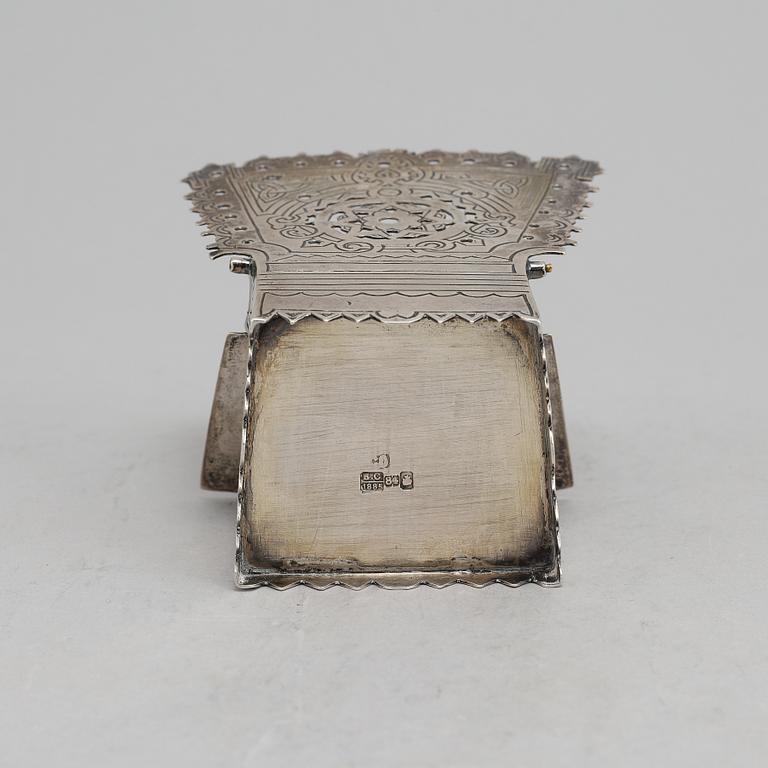 A Russian silver salt-chair, assay mark of Viktor Sawinkow, Moscow 1885.