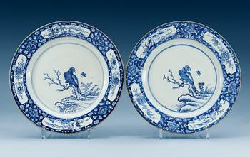 1711. A pair of blue and white dishes, Qing dynasty, Qianlong (1736-95).