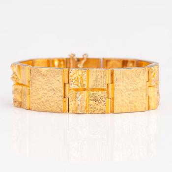 BJÖRN WECKSTRÖM, An 18K gold bracelet "Quadrate forms". Lapponia 1976.