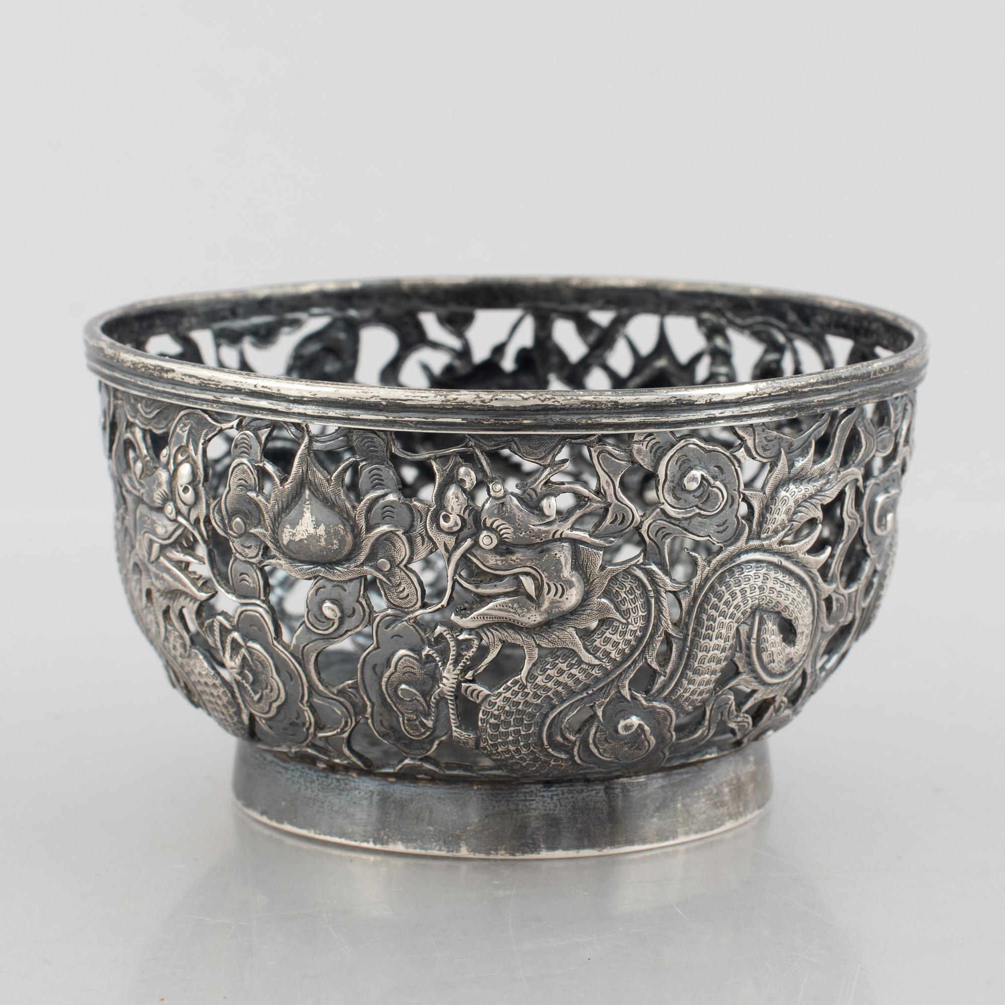 A silver bowl, Wang Hing & Co, China, early 20th Century.