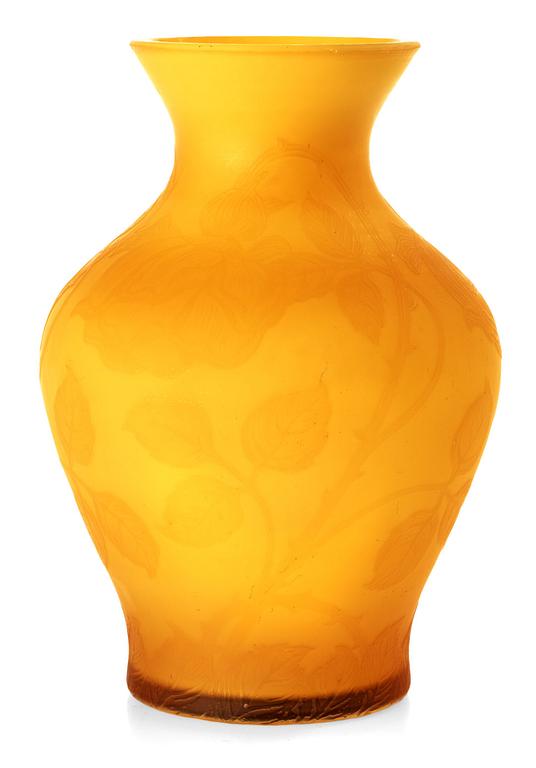 An Axel Enoch Boman Art Nouveau cameo glass vase, Reijmyre 1917.