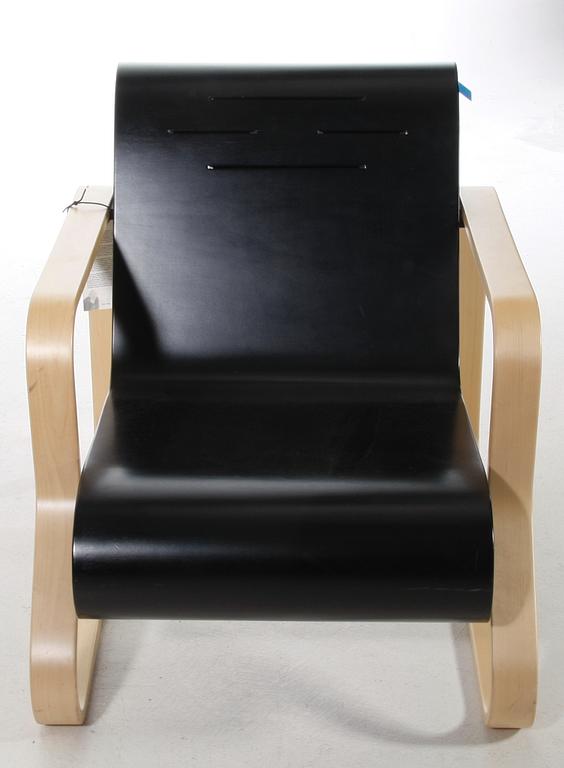 KARMSTOL "41". Alvar Aalto. Artek, Finland.