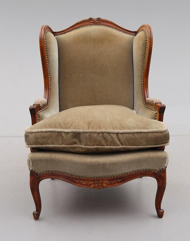 BERGERE, valnöt, rokokostil, 1900-talets andra hälft.