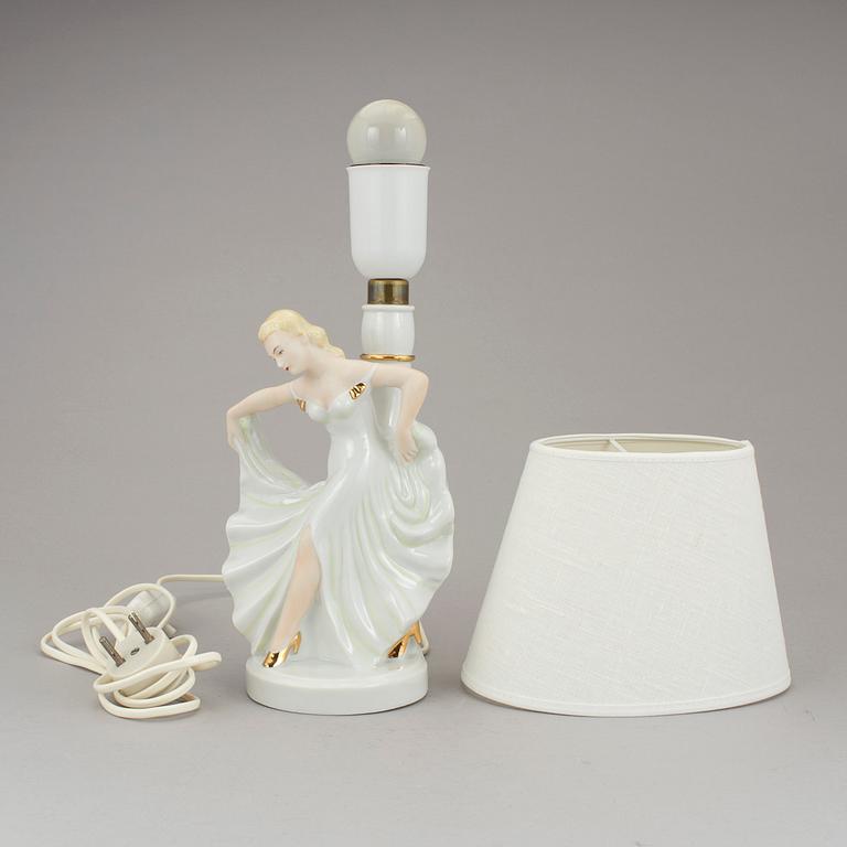 An art deco table lamp/figurine, Carl Schneiders Erben/Gräfenthal, first half of 20th century.