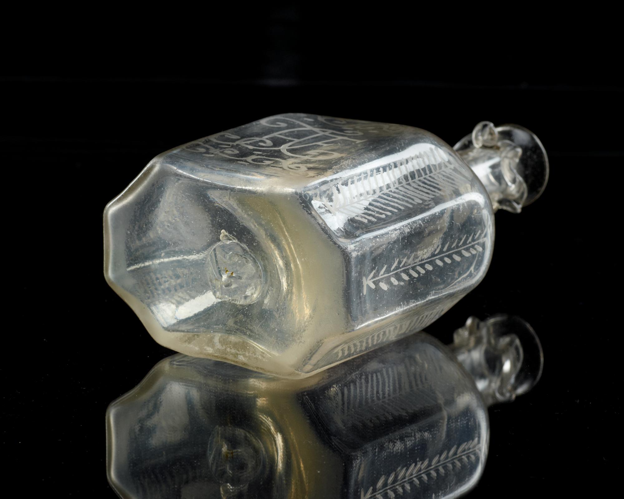 A Swedish bottle, 18th Century, presumably Skånska Glasbruket.