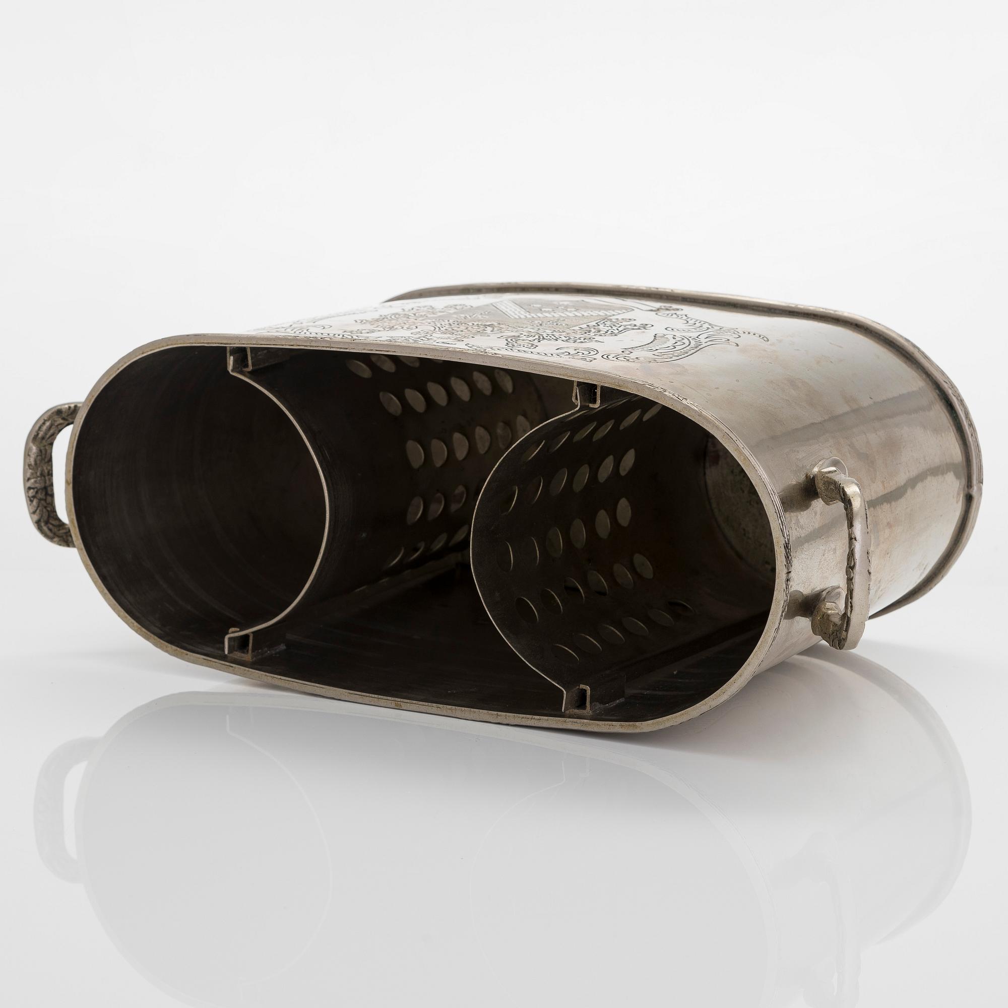Champagne cooler, for two bottles.