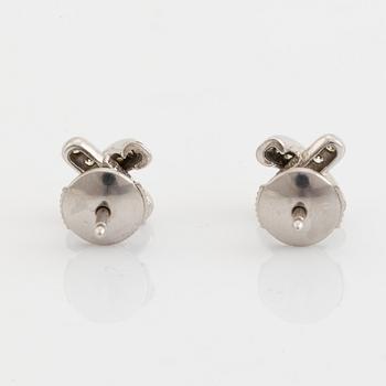 Tiffany & Co, Örhängen, ett par, platina och briljantslipade diamanter.