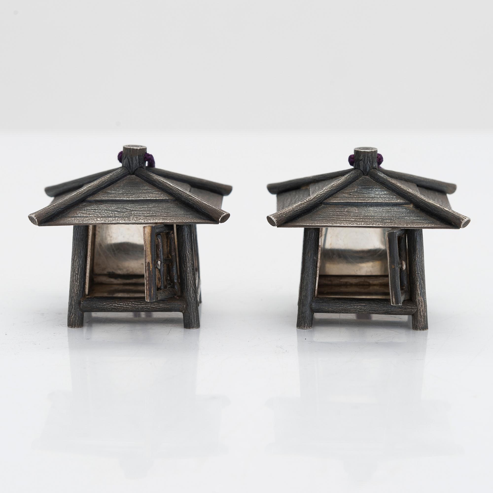 Dosor, ett par, sterlingsilver, Japan, med jungin-stämpel.