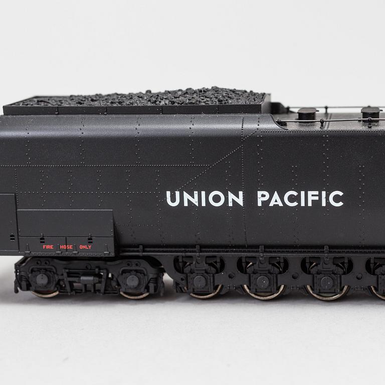 a german Trix Märklin Locomotive H0 "Class 4000 'Big Boy' Union Pacific wagon, second half of the 20th century.